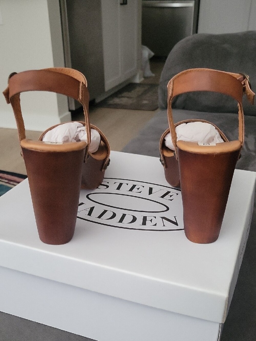 Steve Madden Tan Leather Ankle-Strap Sandals - Picture 4 of 7